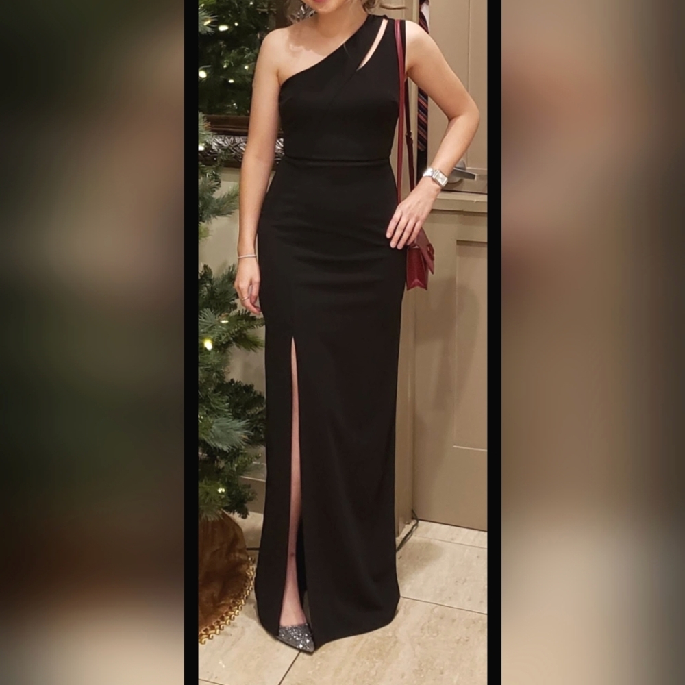 Elegant Black One-Shoulder Evening Dress